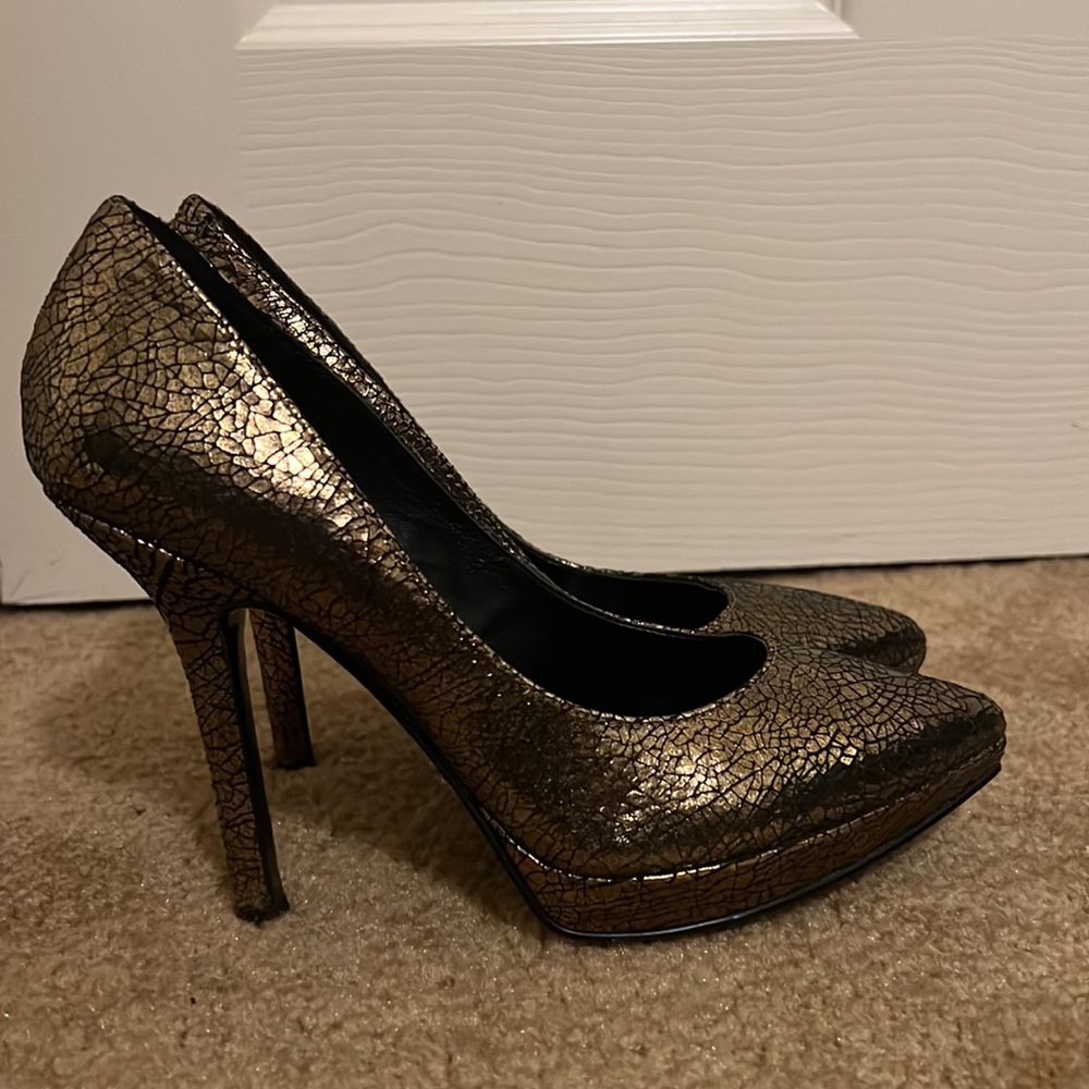 Gold Nine West Pumps